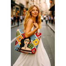 «Μεγάλη χειροποίητη τσάντα tote από βαμβακερό καμβά με ζωγραφισμένο πορτρέτο σε πολύχρωμο φόντο»